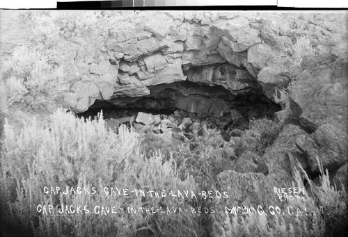 Cap. Jack's-Cave-In-The-Lava-Beds Modoc,-Co. Cal