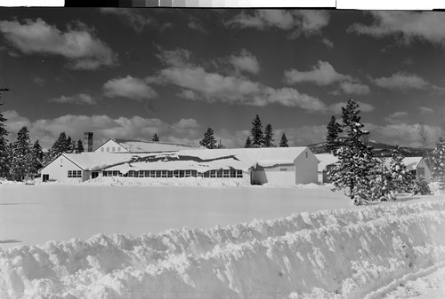 Elementery School, Chester, Calif