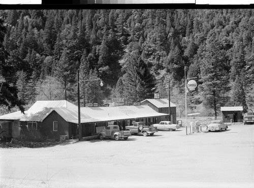 Steelhead Resort on the Klamath River, Calif