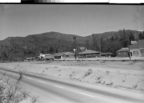 The Lakehead Lodge, Lakehead, Calif