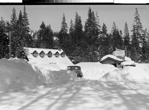 Crampton's Lodge on Highway 40, Calif