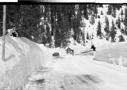 Park Checking Station, Crater Lake, Oregon