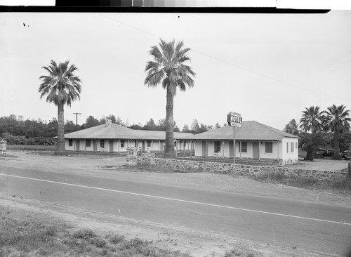 "Webster's Motel" on the Feather River Highway at Oroville, Calif