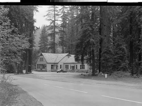 Hartsook Inn on the Redwood Highway, Calif