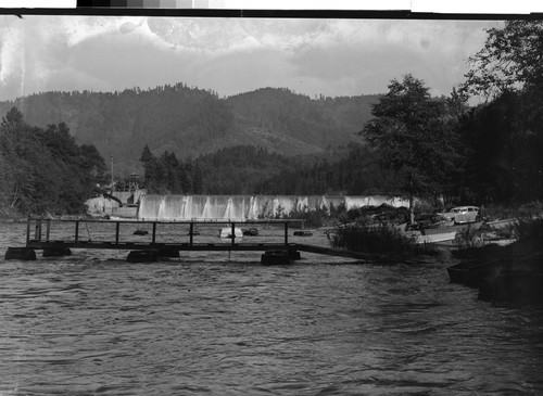 Savage Rapids Dam on the Rogue River, Oregon