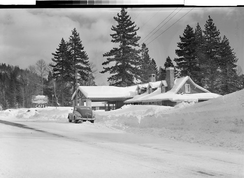 Donner Lake Lodge on Highway 40, Calif