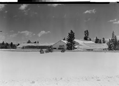 Elementery School, Chester, Calif