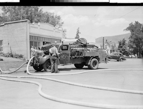 Paul Bunyan Lbr. Co, helping Mt. Lassen Hotel Lewis Store fire