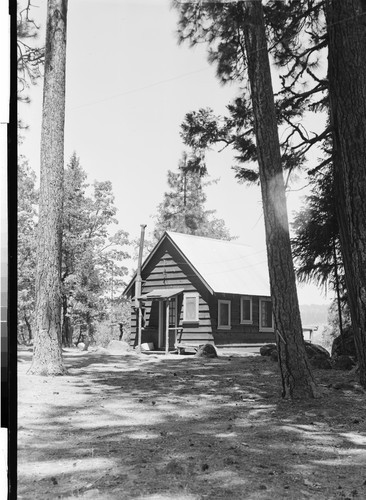 Cabin at Lassen Lodge, Paynes Creek, Calif