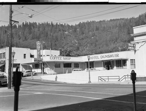 At Dunsmuir, Calif