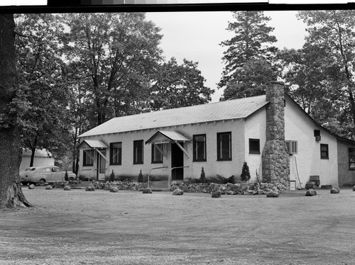 Lake Shore Tavern, Near Redding, Calif