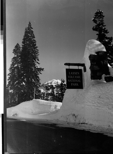 Lassen Park Entrance in Winter