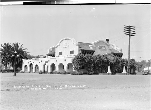 Southern Pacific Depot at Davis, Calif