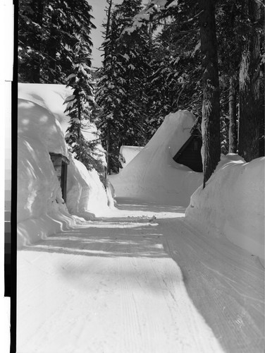 Crater Lake Park Headquarters, Oregon