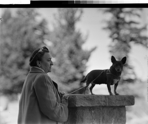 Crater Lake and bldgs. Edith and Mickey