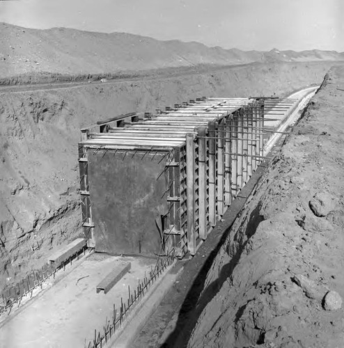 Second Los Angeles Aqueduct conduit construction in progress west of Mojave, California