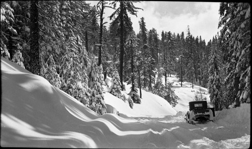 Winter Scenes, Vehicular Use, old car in snow