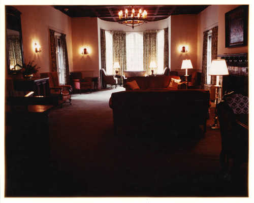 Toll Hall living room, Scripps College