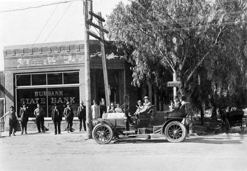 Burbank State Bank opening day, 1908