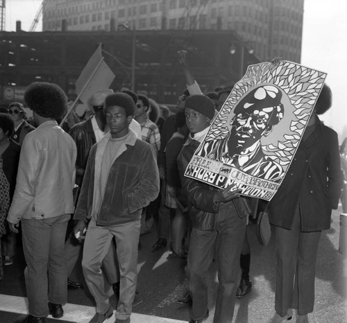 Thousands protest Black Panther Raid, City Hall