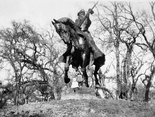 Pioneer Statue, Mooney Grove Park, Visalia, Calif