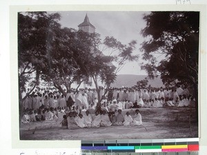 "Isantaona". Congregation outside of Fihasinana Church, Madagascar, 1900-04