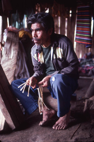 Guatemalan refugee weaving, Cuauhtémoc, 1983