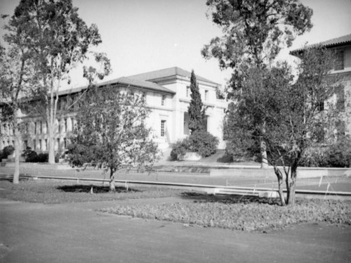 Fowler Hall and Johnson Hall at Occidental College