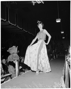 Fashion show at Ambassador Hotel, 1960