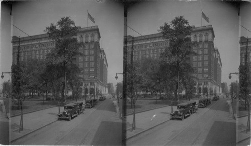 From corner of 5th St. looking west on Walnut St. to the Curtis Publishing Co. Bldg. Philadelphia, Pa