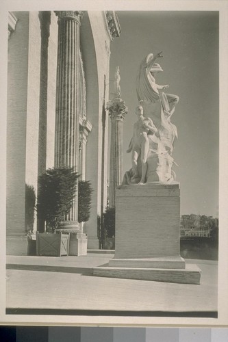 H215. ["The Genius of Creation" (Daniel Chester French, sculptor), at entrance to Palace of Machinery.]