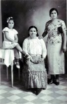 Bertha Lopez with her grandmother and aunt in 1936