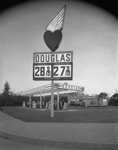 Douglas gas station, view 2