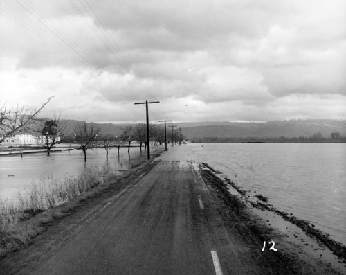 1952 Montague Road during flood