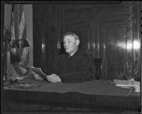 Judge Pat Parker presides over the Buron Fitts perjury trial, Los Angeles, 1936