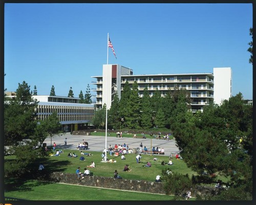 Revelle Plaza, Blake Hall and Urey Hall in background