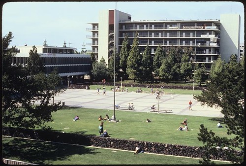 Revelle Plaza