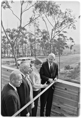 Pedestrian footbridge ribbon cutting ceremony