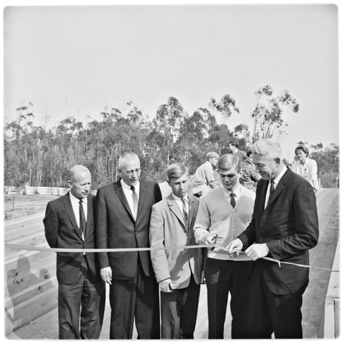 Pedestrian footbridge ribbon cutting ceremony