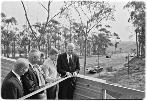 Pedestrian footbridge ribbon cutting ceremony