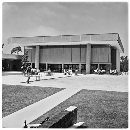 Revelle Commons