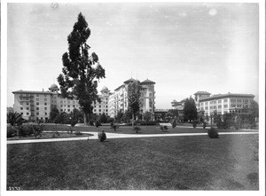 Distant view of the Hotel Green, Pasadena, from the south, ca.1905