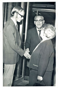The opening of the Tower Bookshop in Beirut in 1971. Jørgen Nørgaard Pedersen is welcoming a lo