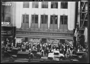 Crowd at opening of store, 537 South Broadway, Los Angeles, CA, 1931