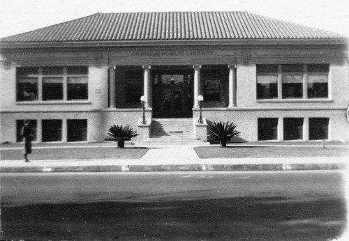 Anaheim Public Library, Carnegie Building