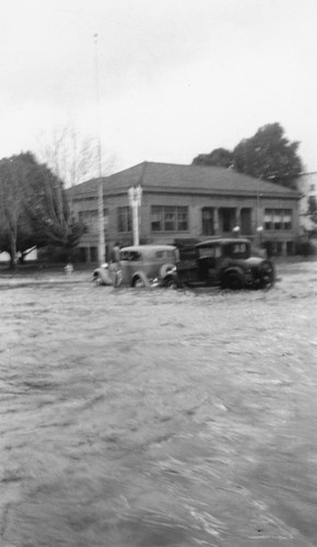 Flood of 1938, Intersection of Center and Los Angeles Streets, Anaheim [graphic]