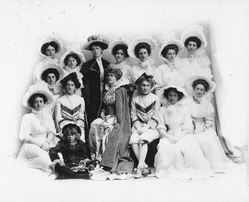 Ethel Chapman, first Orange County beauty queen, and her court. [graphic]