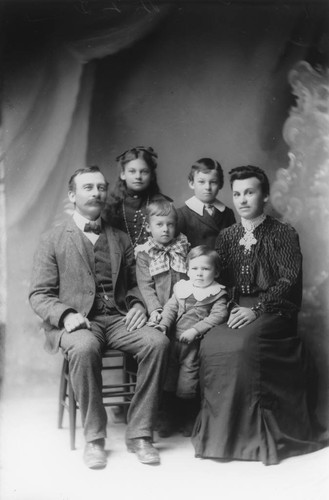 Emrich Lorenz Hein Family, Group Portrait. [graphic]