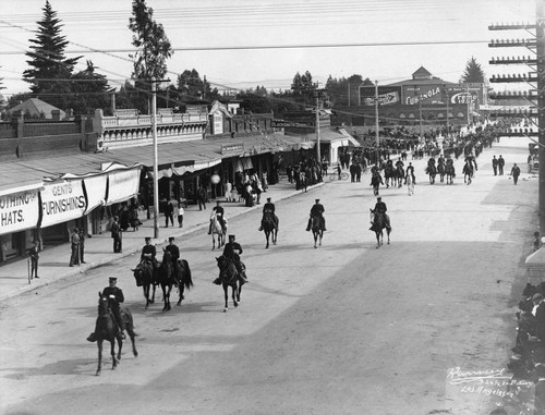 Parade of Knights of Pythias Down Center Street, Anaheim [graphic]