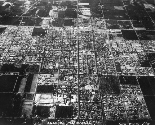 Aerial View of Anaheim, Pearson Park and Vicinity. [graphic]